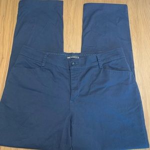 Lee Women's Relaxed Fit Plain Front Straight Leg Pant 16 Medium Navy